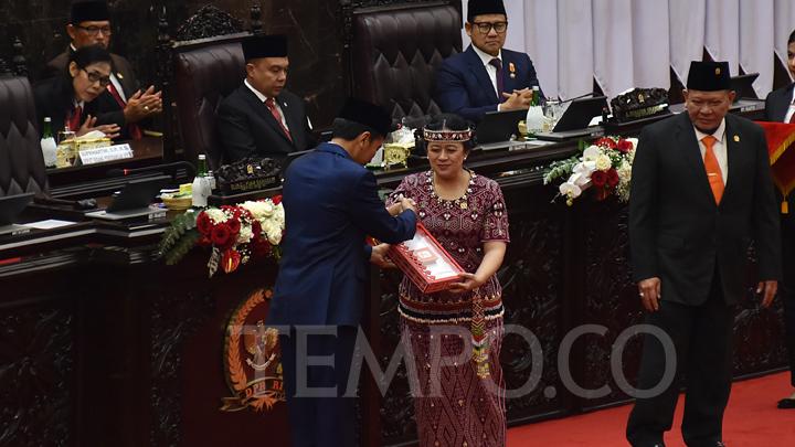 Puan Maharani Yakin Tak Ada Peran Jokowi dari Merapatnya Golkar dan PAN ke Prabowo